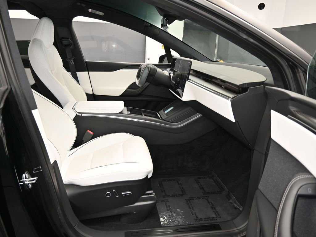 Used 2022 Tesla Model X Plaid image 40
