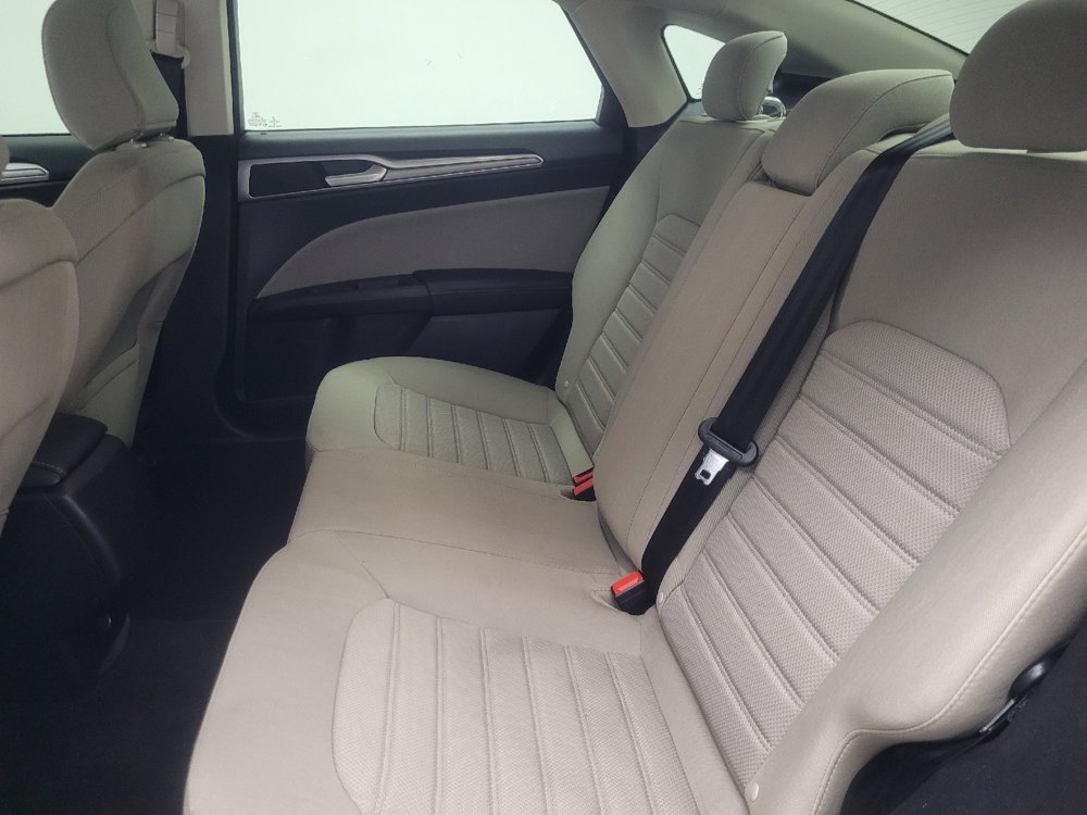 Used 2020 Ford Fusion S image 18