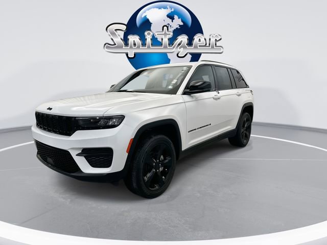 Used 2023 Jeep Grand Cherokee Altitude image 4