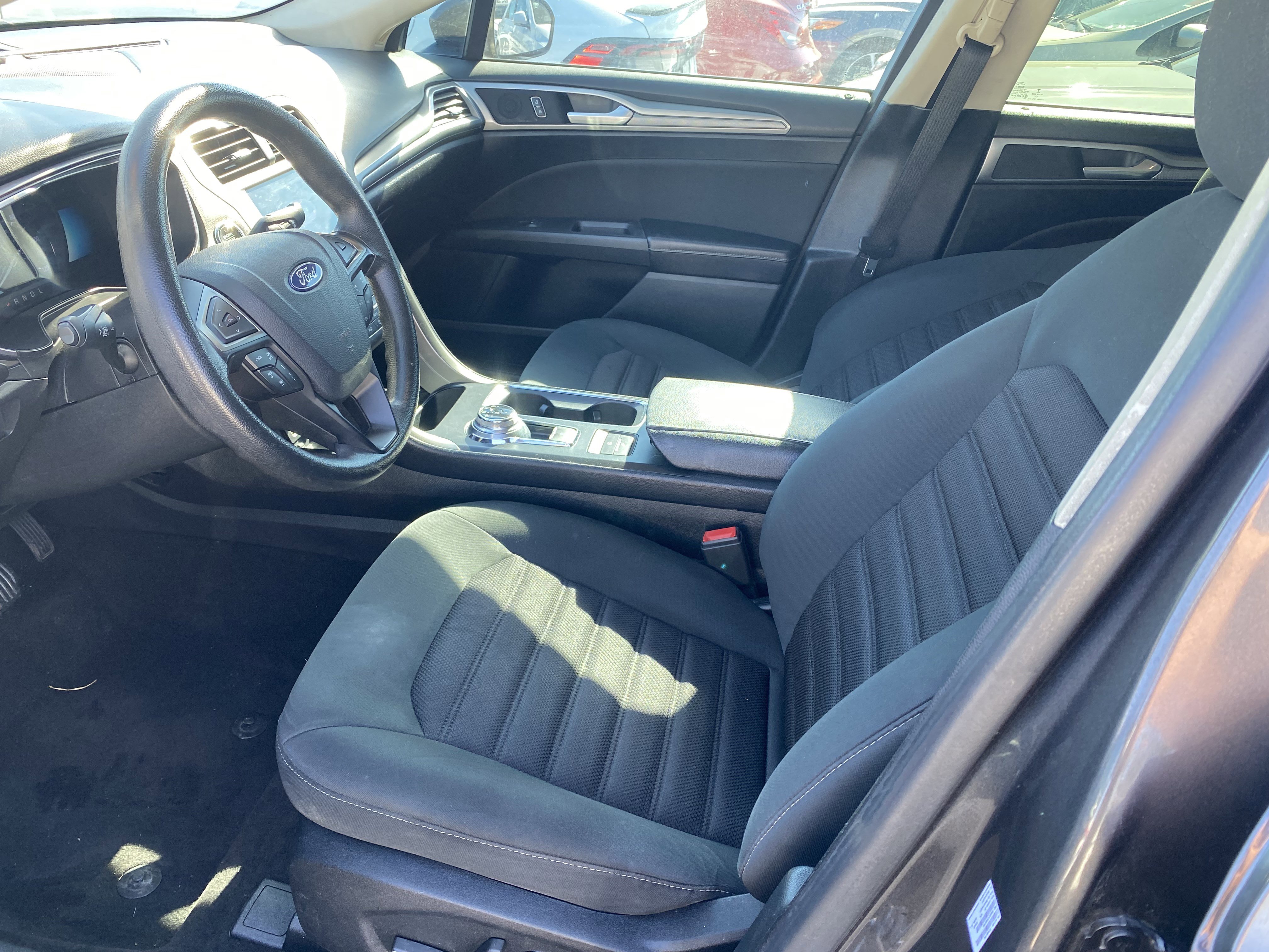Used 2019 Ford Fusion SE image 13