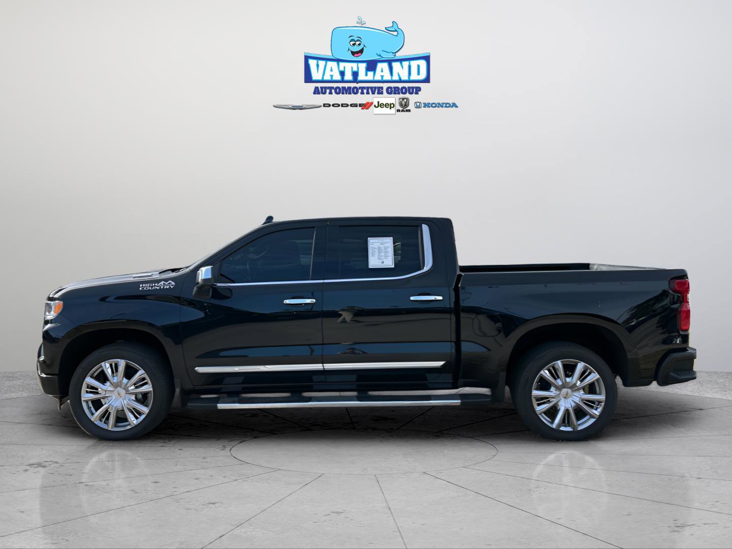 Used 2025 Chevrolet Silverado 1500 High Country w/ High Country Premium Package image 2