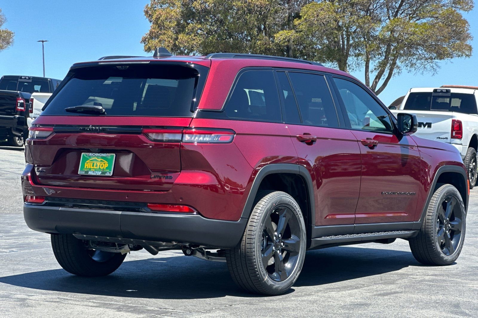 New 2025 Jeep Grand Cherokee Limited w/ Luxury Tech Group II image 4