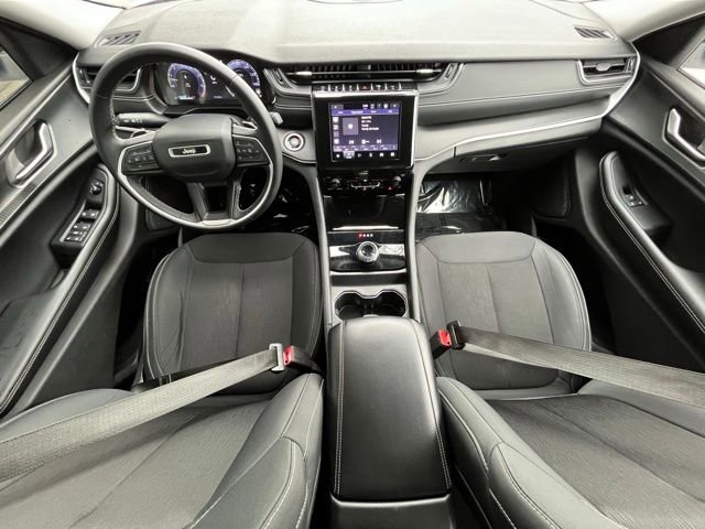Used 2023 Jeep Grand Cherokee L Laredo image 22