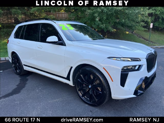 Used 2025 BMW X7 xDrive40i w/ M Sport Package AWD/4WD image 8