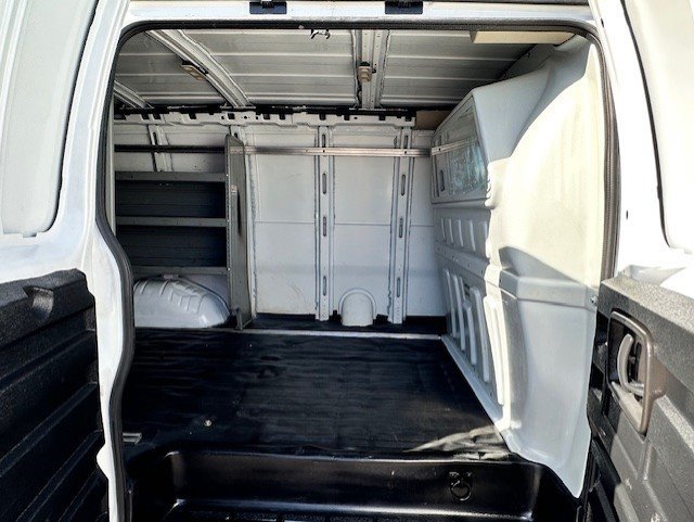 Used 2016 Chevrolet Express 2500 RWD image 17