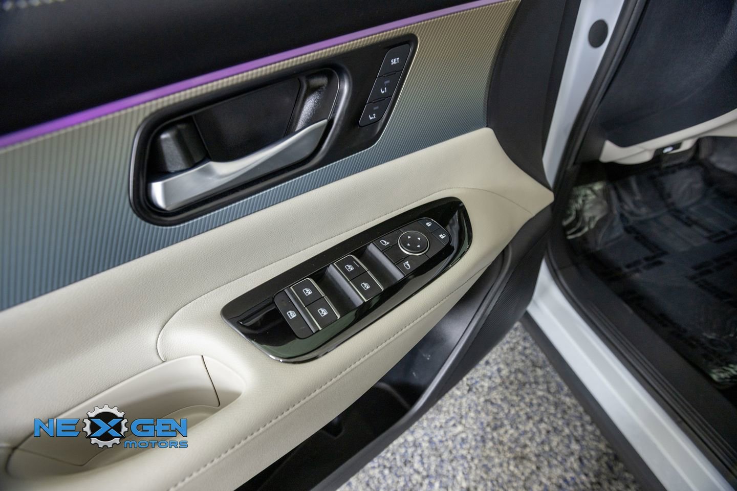 Used 2025 Nissan Murano SL AWD/4WD image 12