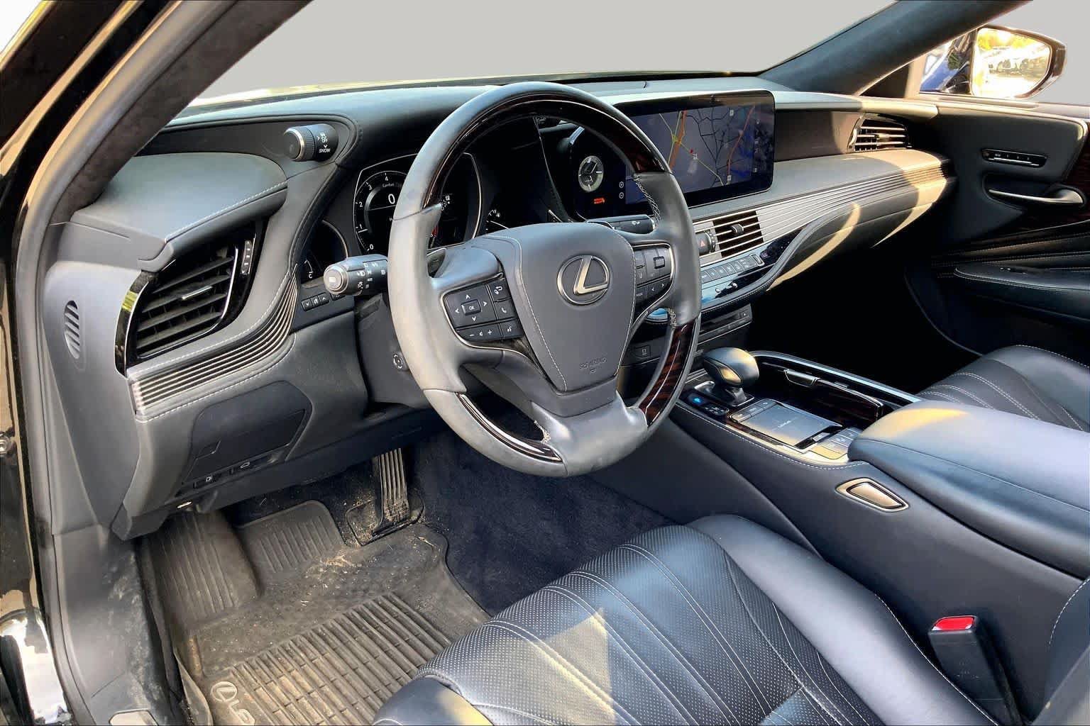 Certified 2022 Lexus LS 500 AWD w/ Interior Upgrade Package image 18