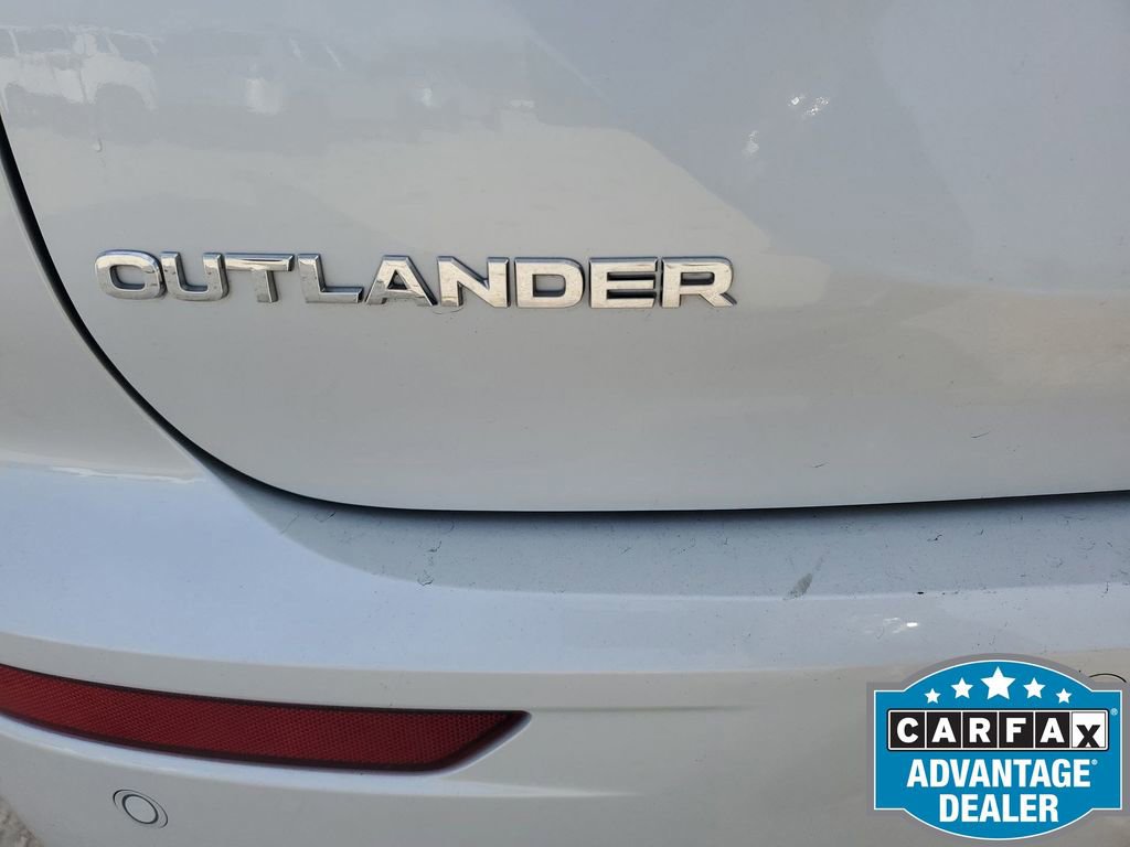 Used 2024 Mitsubishi Outlander SE image 42