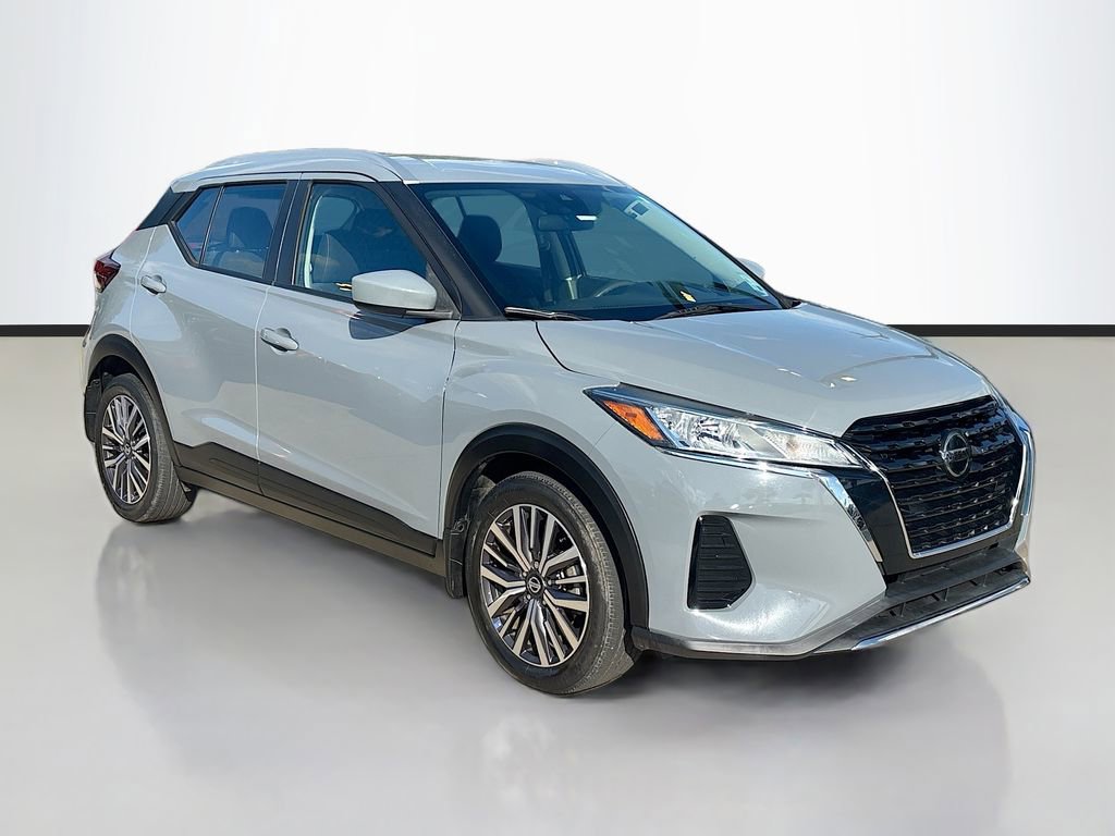 Used 2021 Nissan Kicks SV image 3