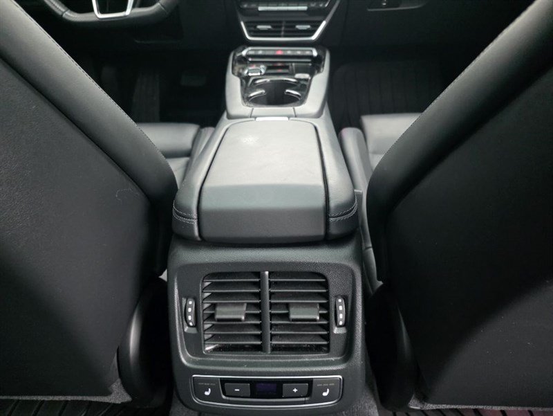 Used 2023 Audi e-tron GT Prestige AWD/4WD image 48