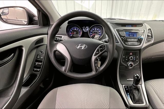 Used 2014 Hyundai Elantra SE FWD image 5