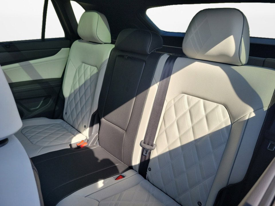 New 2025 Volkswagen Atlas Cross Sport SEL Premium R-Line image 12