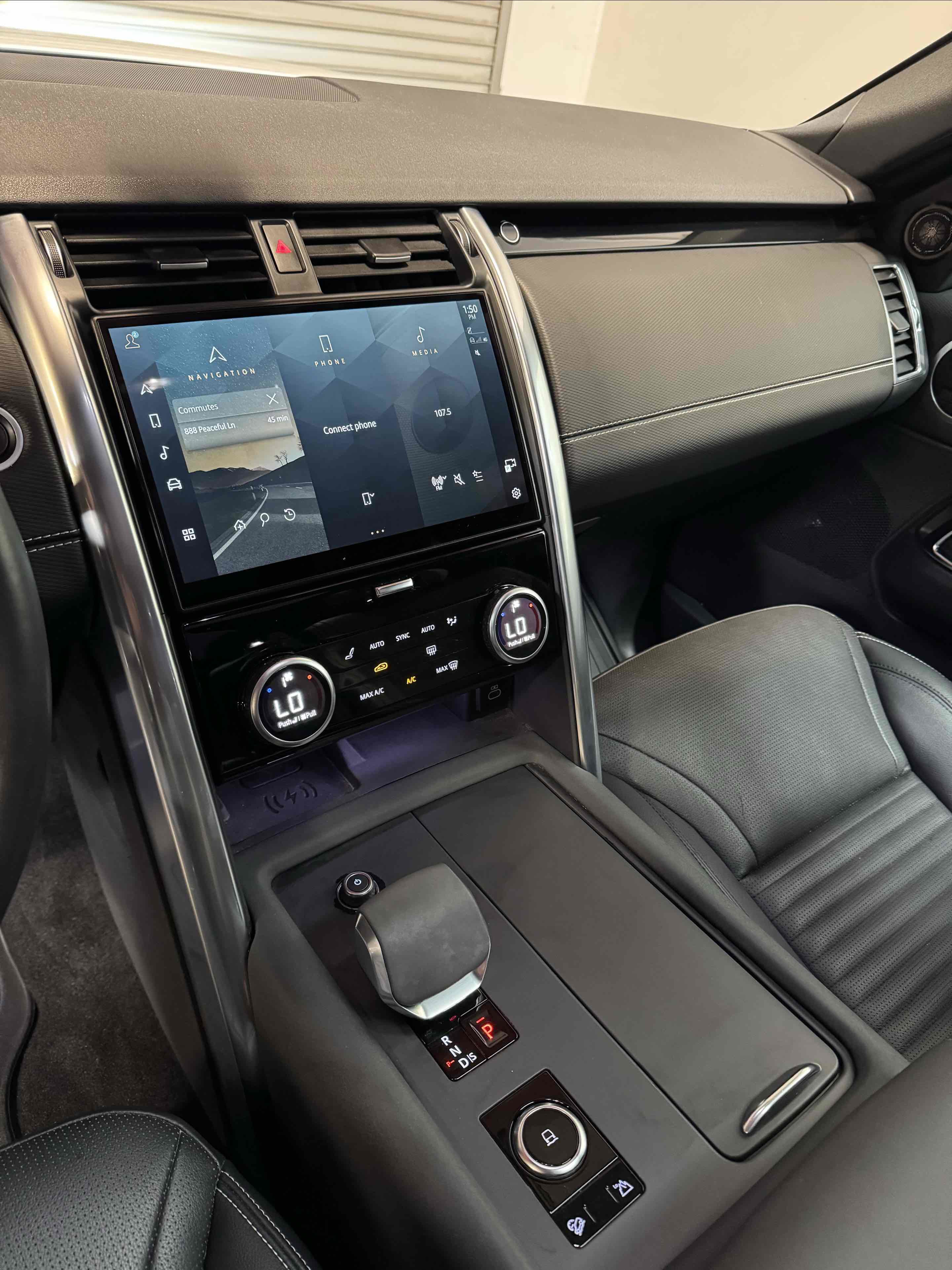 Used 2021 Land Rover Discovery S R-Dynamic image 26