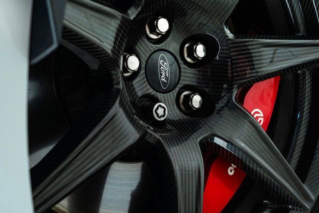 Used 2021 Ford Mustang Shelby GT500 w/ Carbon Fiber Track Pack image 6