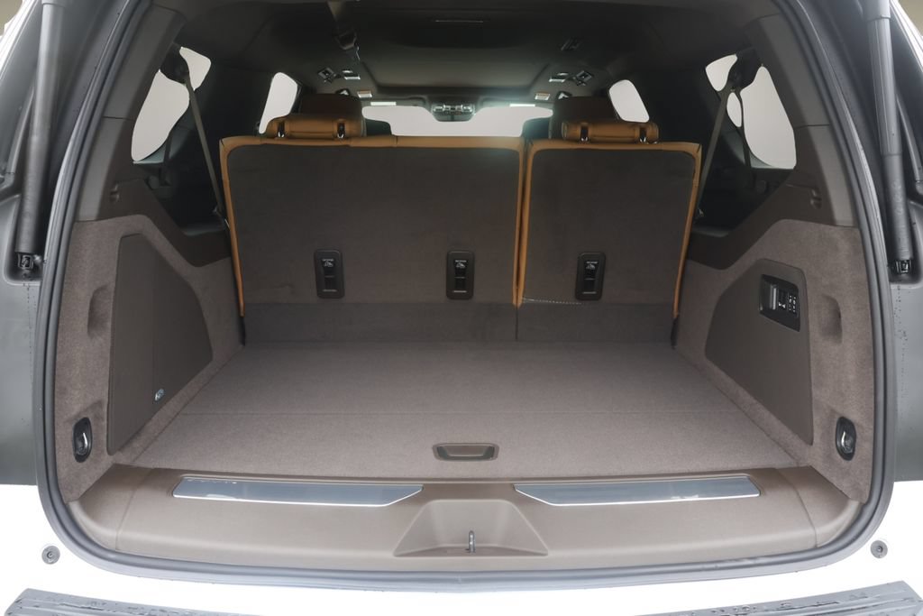 New 2026 Cadillac Escalade ESV Luxury w/ Touring Package RWD image 18