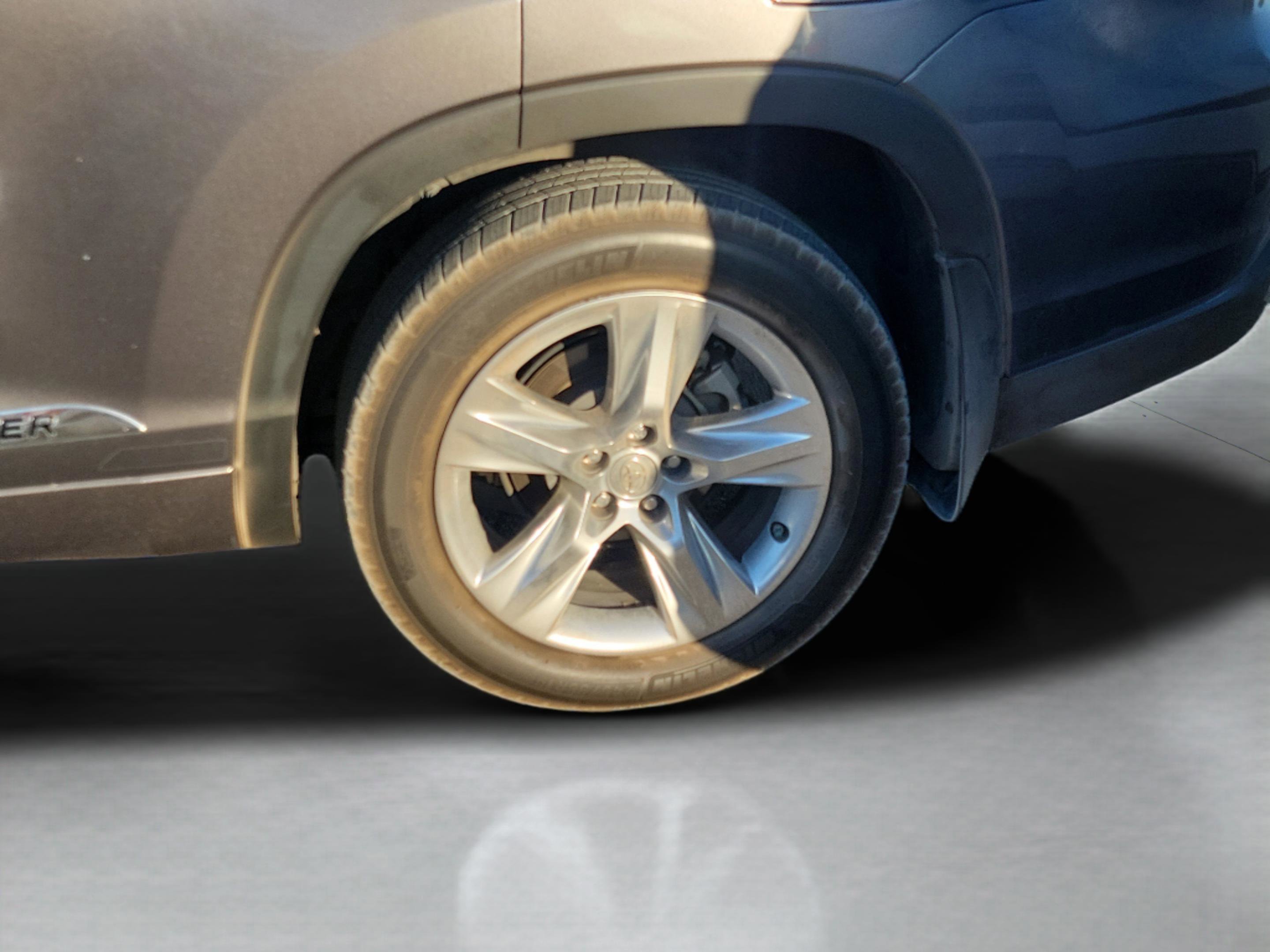 Used 2015 Toyota Highlander Limited Platinum AWD/4WD image 25