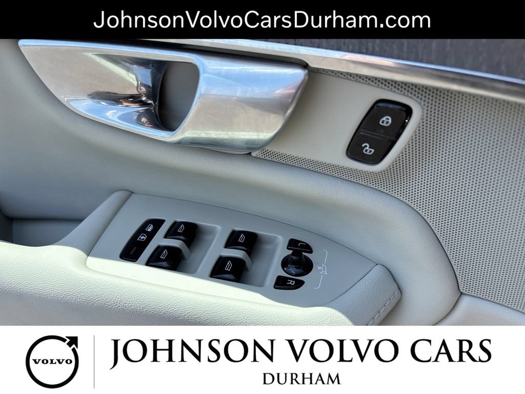 Used 2023 Volvo XC90 T8 Plus AWD/4WD image 22