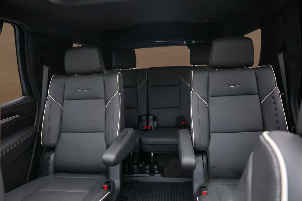 Certified 2025 Cadillac Escalade Sport w/ LPO, ONYX Package AWD/4WD image 19