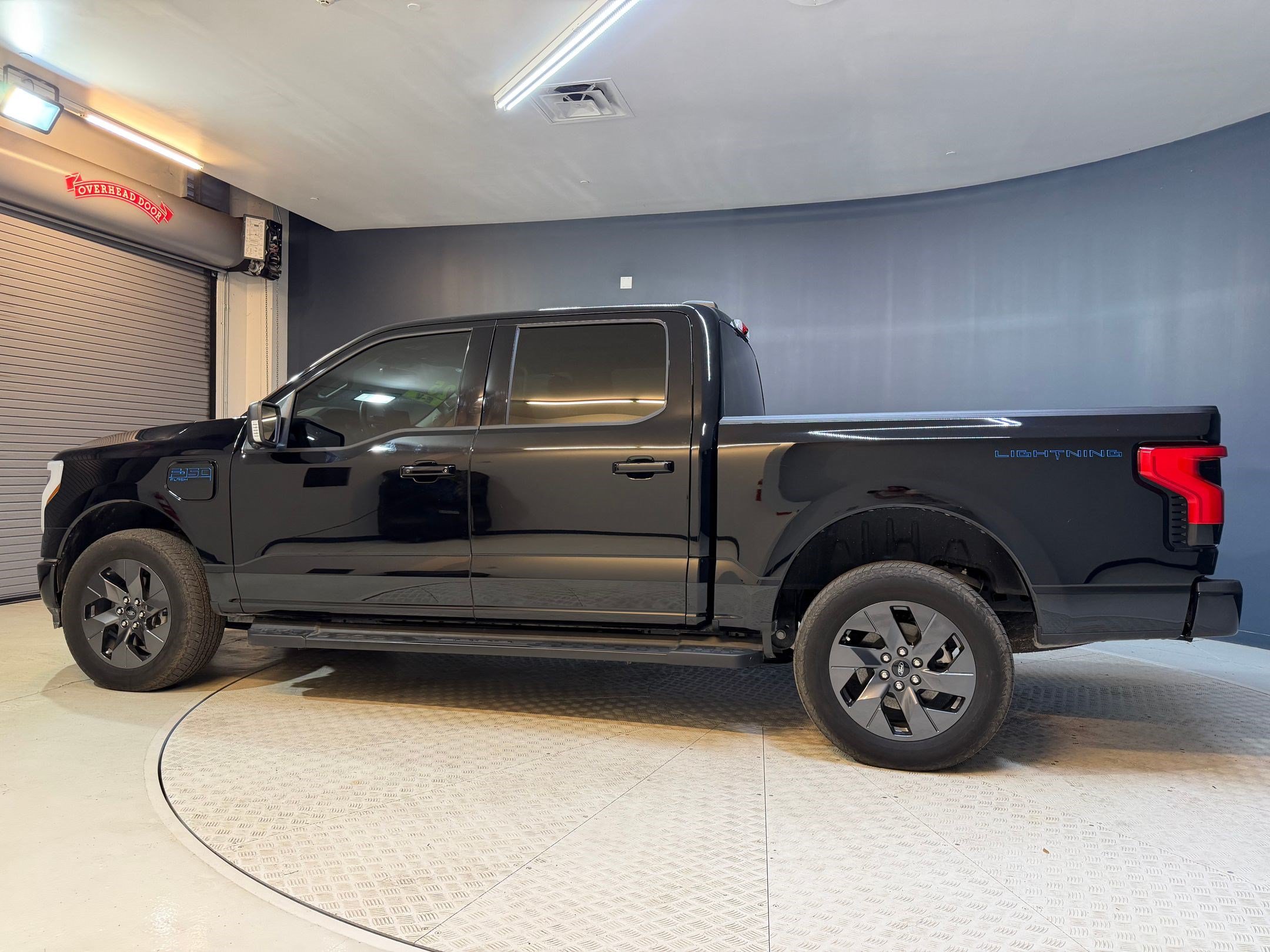 Used 2025 Ford F150 Lightning Flash AWD/4WD image 2