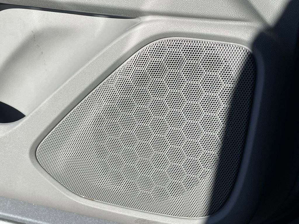 Used 2023 GMC Terrain SLE image 23