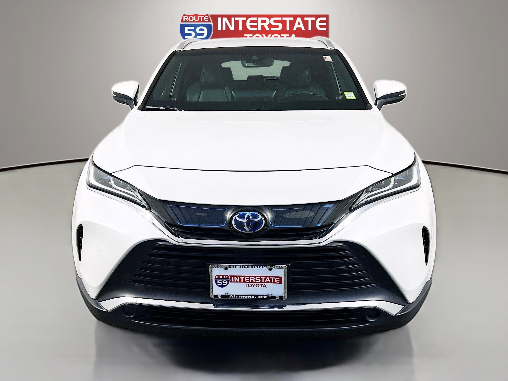 Certified 2022 Toyota Venza XLE AWD/4WD image 2