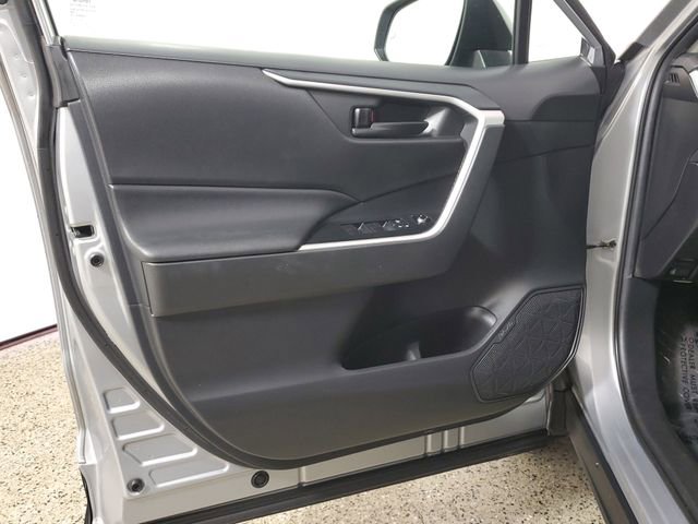 Used 2021 Toyota RAV4 LE image 20