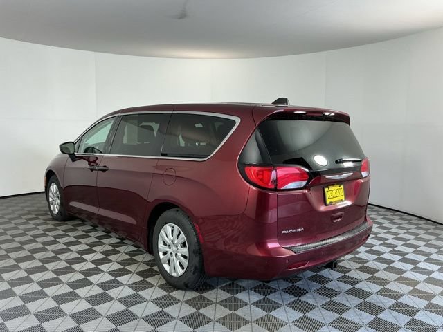 Used 2018 Chrysler Pacifica L FWD image 6