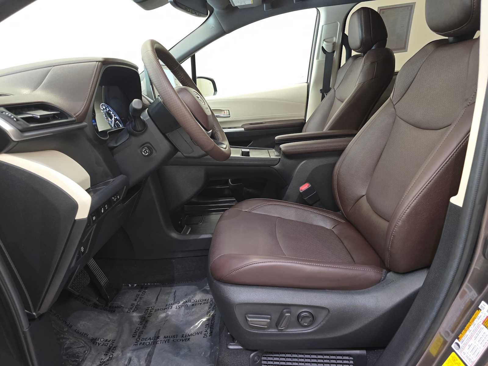 Certified 2024 Toyota Sienna Platinum AWD/4WD image 23