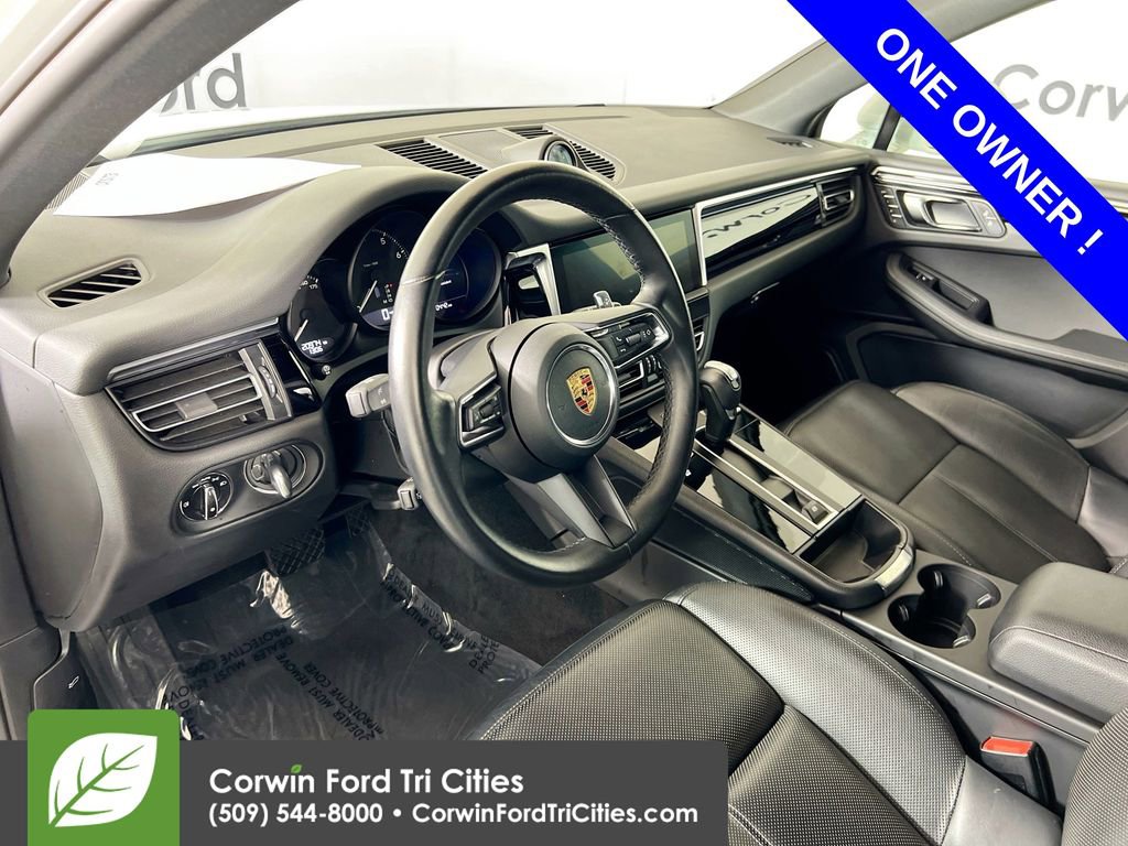 Used 2024 Porsche Macan image 2