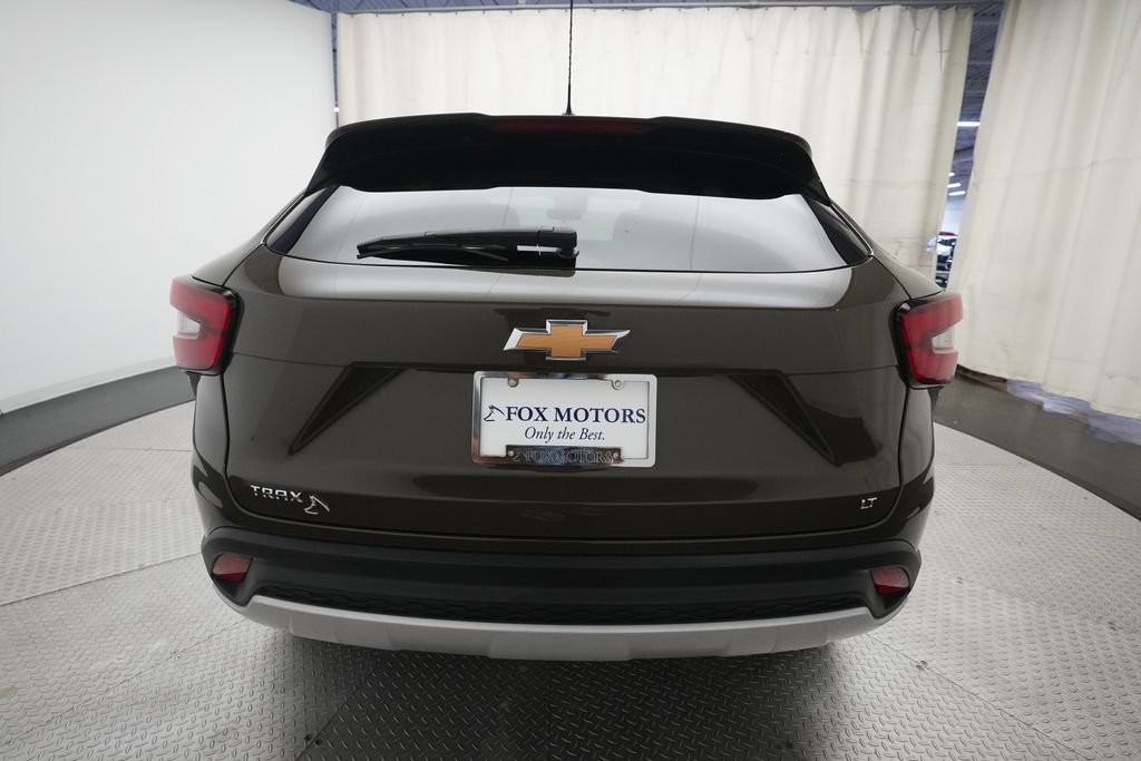 Used 2024 Chevrolet Trax LT w/ Driver Confidence Package FWD image 25