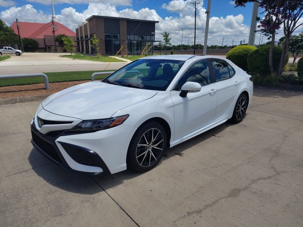 Used 2023 Toyota Camry SE