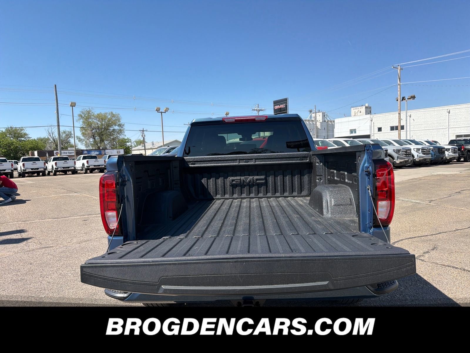 New 2026 GMC Sierra 1500 Elevation w/ Elevation Select Package AWD/4WD image 9