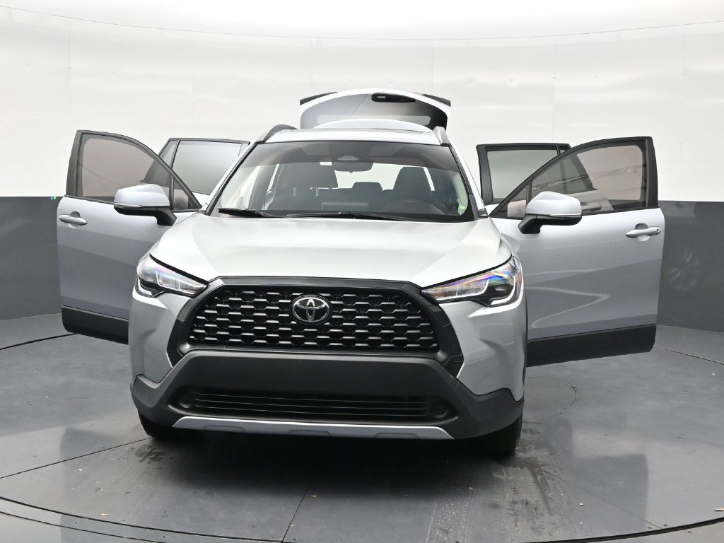 Used 2024 Toyota Corolla Cross LE w/ Moonroof Package FWD image 32
