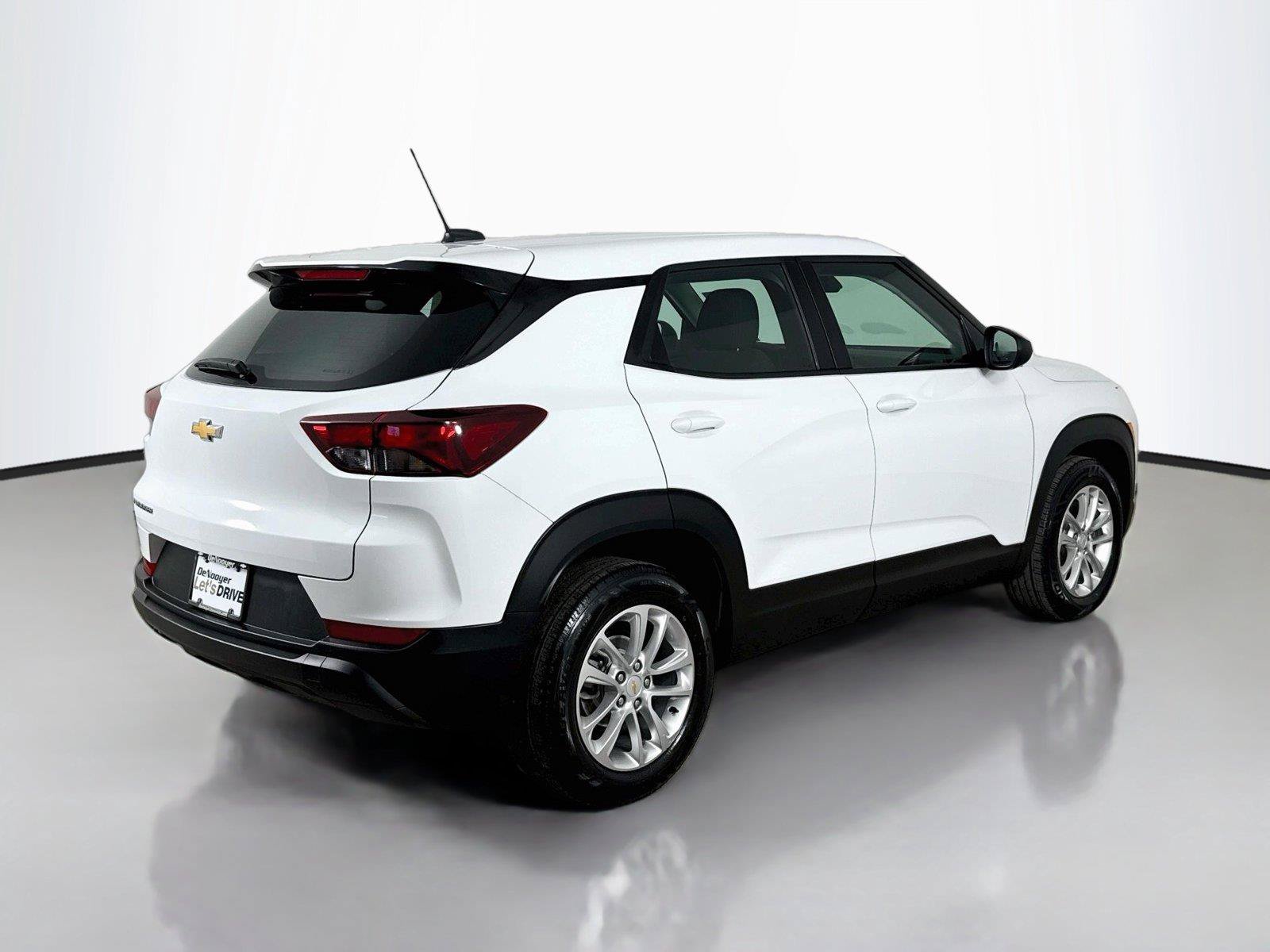 Used 2024 Chevrolet TrailBlazer LS FWD image 12