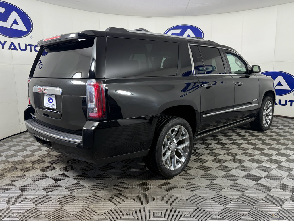 Used 2018 GMC Yukon XL Denali w/ Denali Ultimate Package image 3