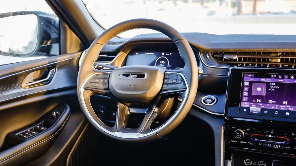 New 2025 Jeep Grand Cherokee Altitude image 43