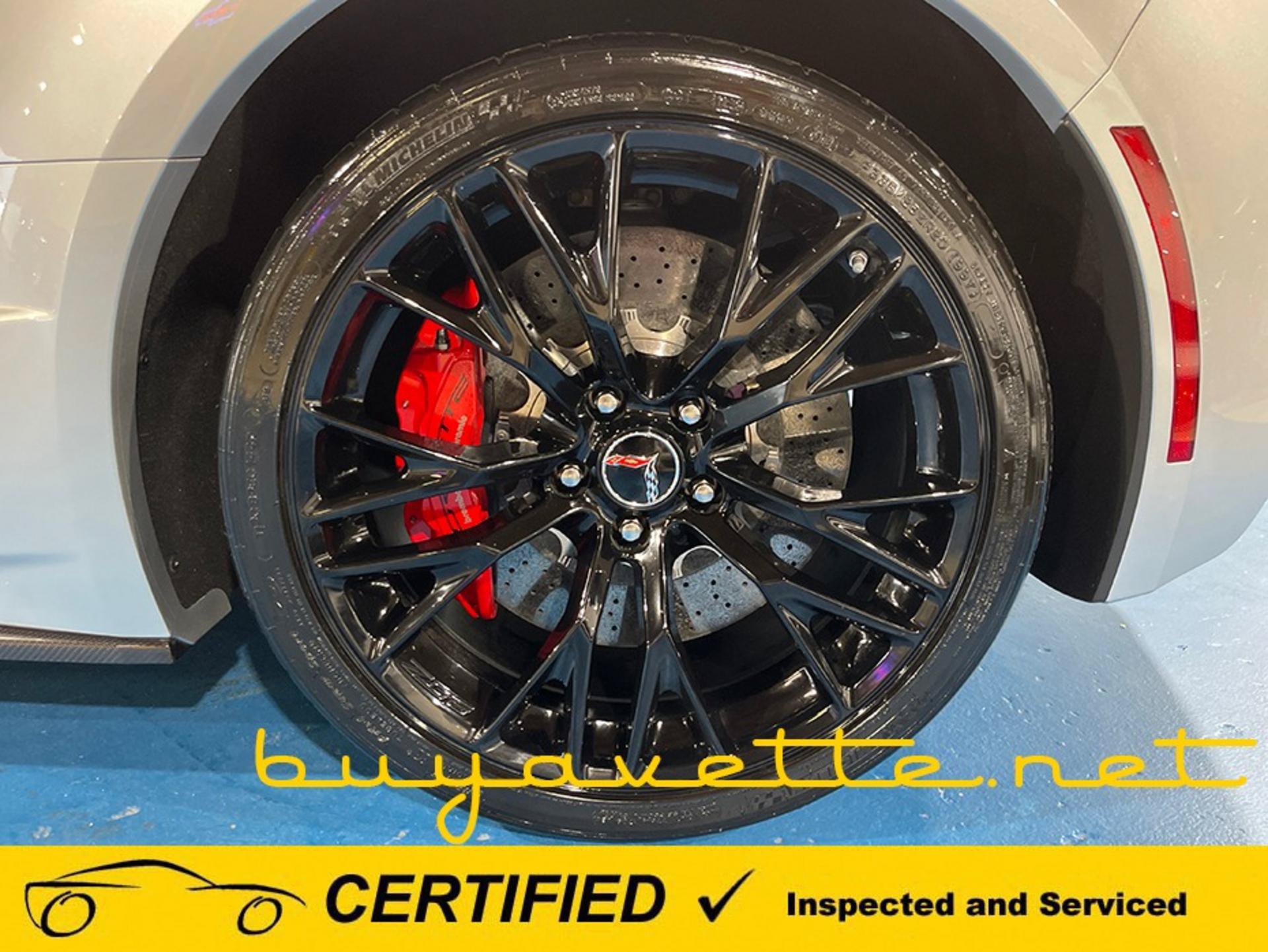 Used 2015 Chevrolet Corvette Z06 w/ 3LZ Preferred Equipment Group RWD image 12
