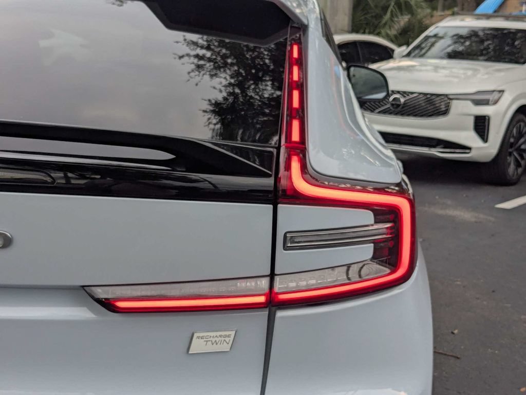 Certified 2024 Volvo C40 Recharge Core AWD/4WD image 13