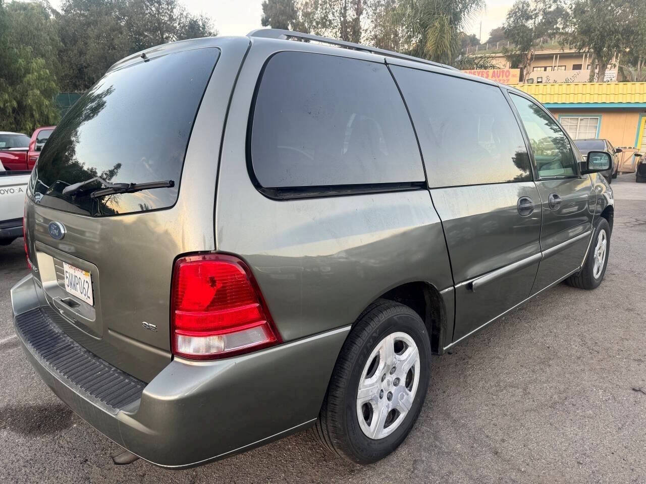 Used 2005 Ford Freestar SE FWD image 4