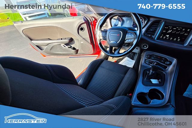 Used 2023 Dodge Challenger SXT RWD image 11