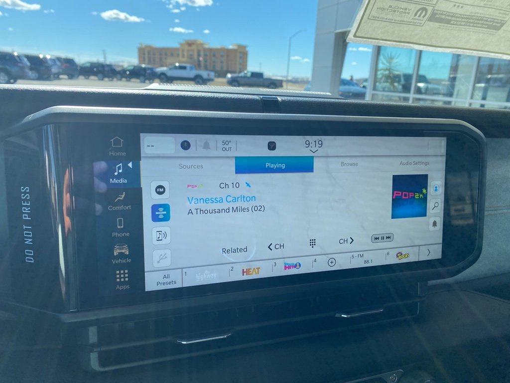 New 2025 Jeep Gladiator Sport image 17