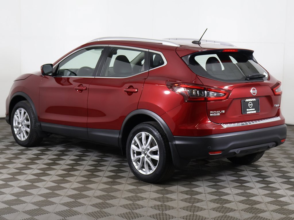 Used 2022 Nissan Rogue Sport SV w/ Technology Package image 9