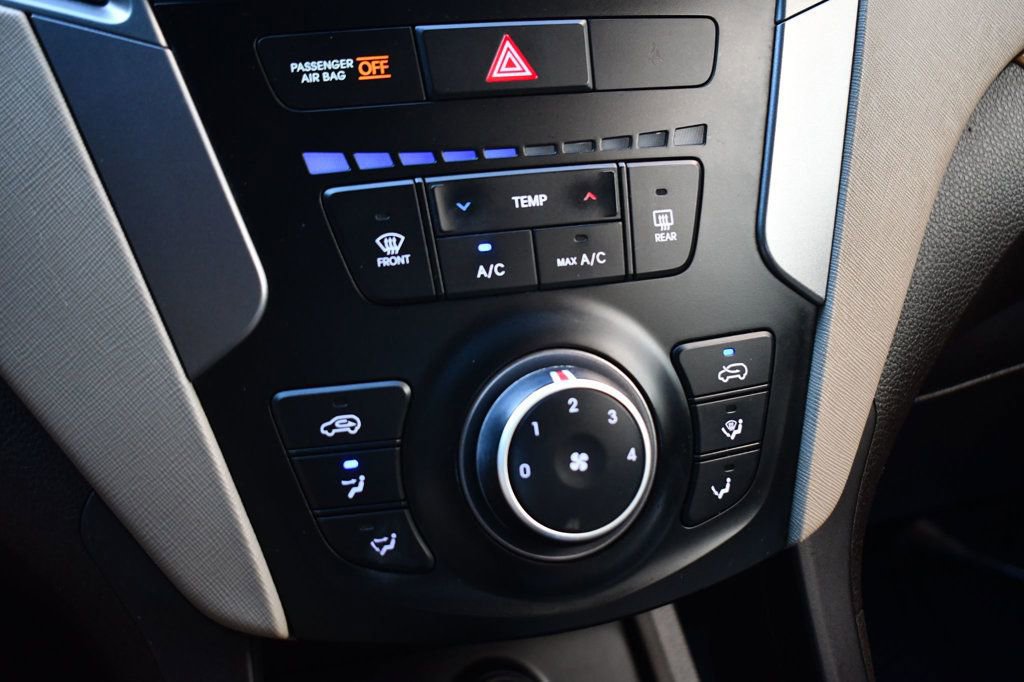 Used 2015 Hyundai Santa Fe Sport image 24
