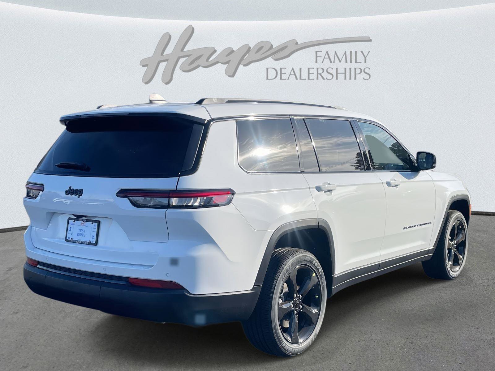 New 2025 Jeep Grand Cherokee L Altitude RWD image 4