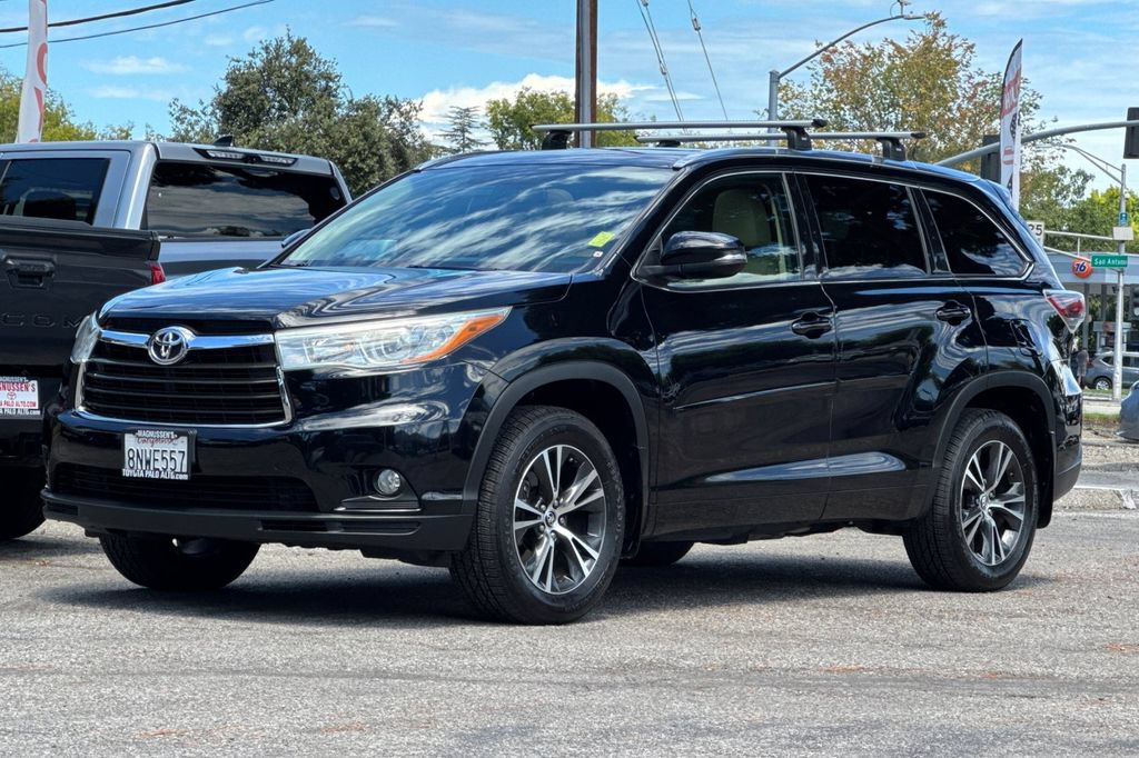 Certified 2016 Toyota Highlander XLE w/ Protection Package #3 AWD/4WD image 7