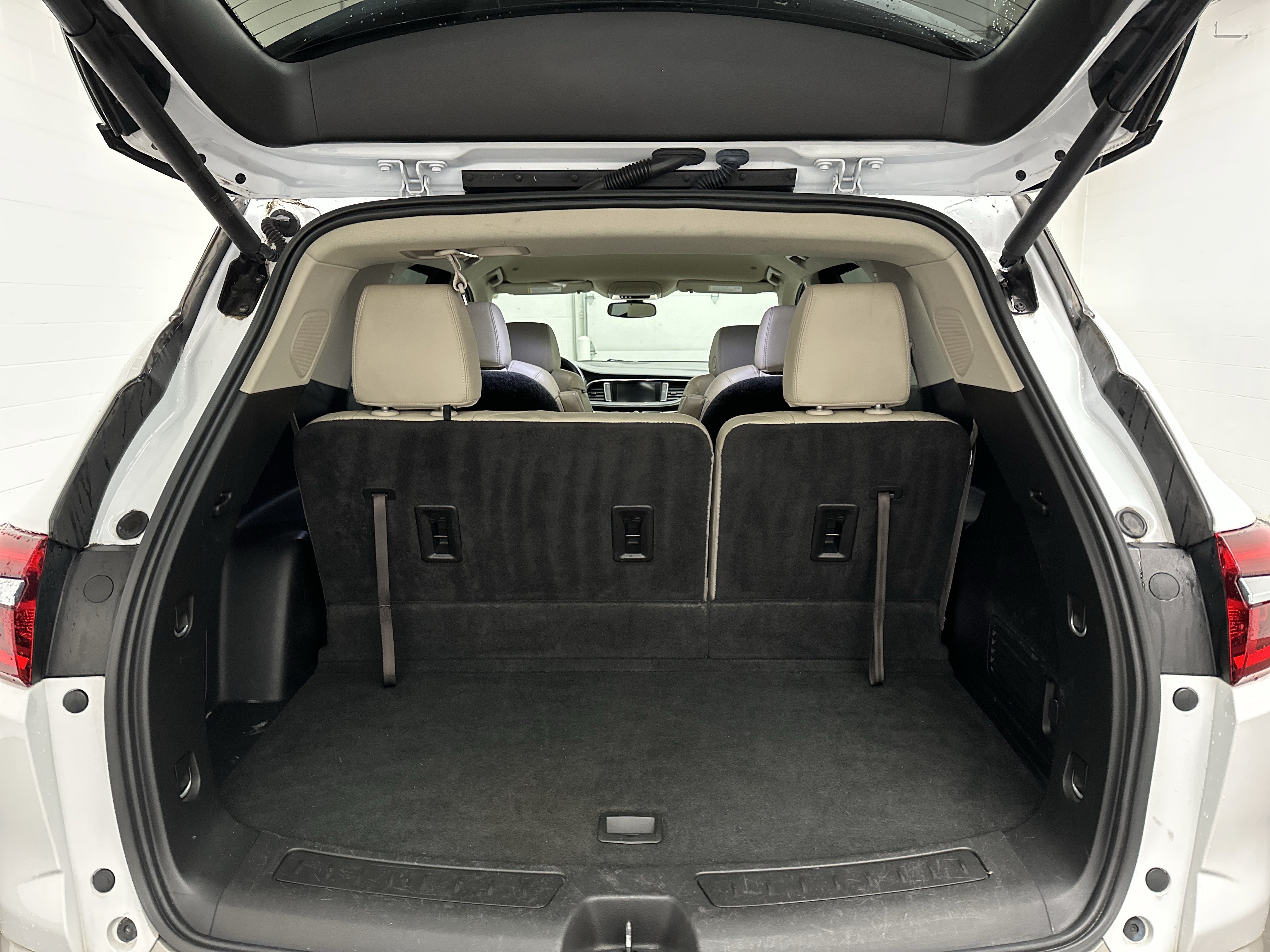 Used 2020 Buick Enclave Essence w/ Sound and Sites Package FWD image 13