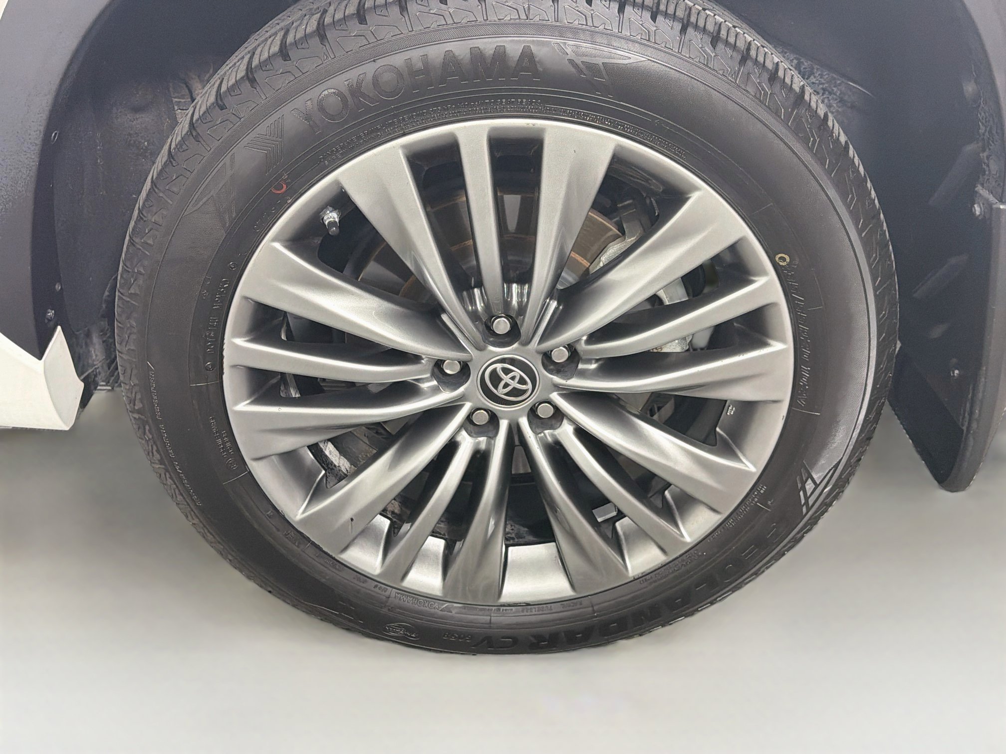 Used 2021 Toyota Highlander Platinum AWD/4WD image 11
