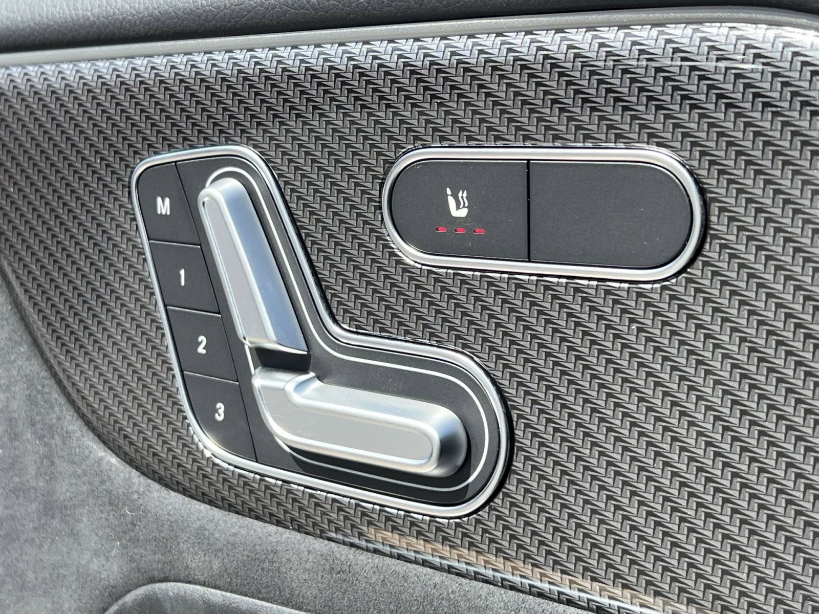 New 2026 Mercedes-Benz GLB 250 4MATIC image 33