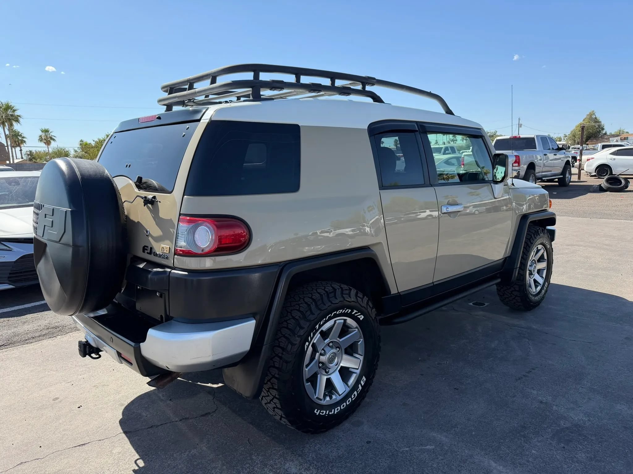 Used 2014 Toyota FJ Cruiser 4WD w/ Upgrade Package image 12