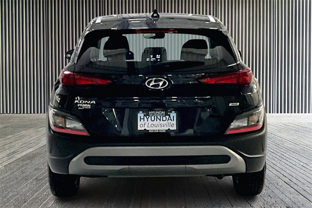 Used 2023 Hyundai Kona SE image 4